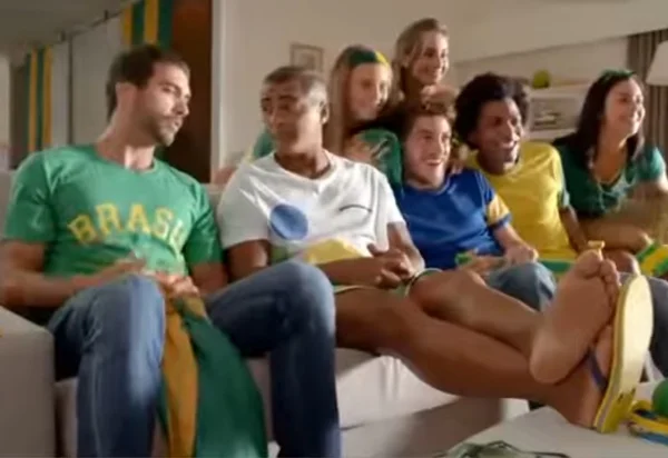 Romário já evitou pé esquerdo das Havaianas e o mandou para Maradona