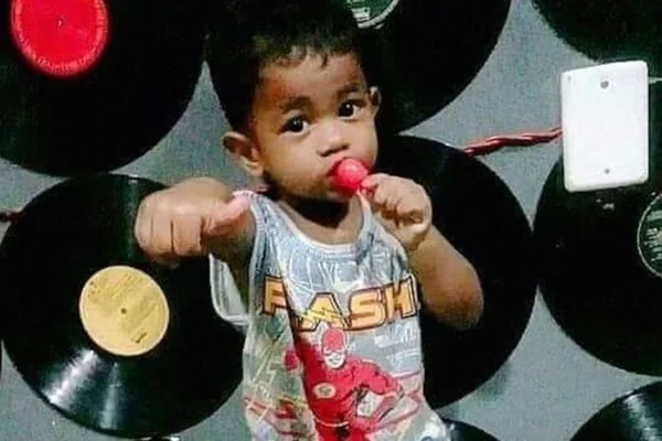 Mãe de bebê enterrado em quintal: “Me disseram que estava morto”