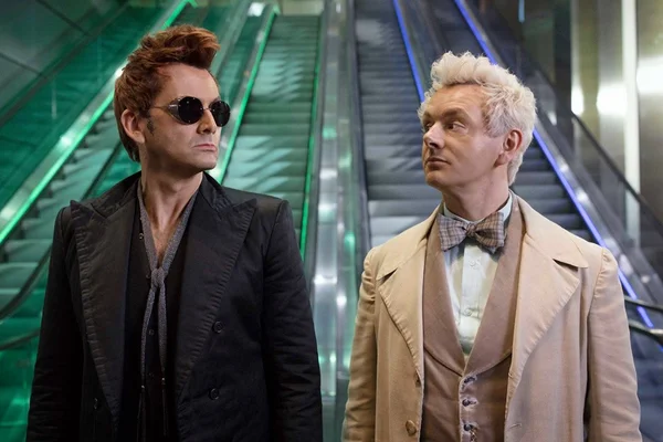 Amazon, Netflix e cristãos: entenda a treta em torno de Good Omens