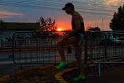 Corredores chegam para disputar a Meia Maratona Metrópoles nas ruas de Brasília com provas de corrida nas distâncias de 21 km, 10 km e 5km