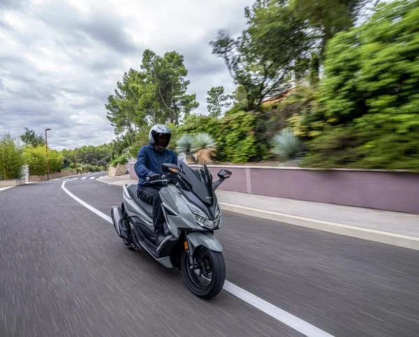 Honda Forza 350: chega ao Brasil a scooter de R$ 47 mil