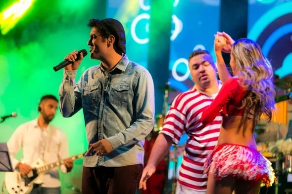 Churros, pastel, quentão e música animam a Festa Junina do Iate Clube - imagem 49 Churros, pastel, quentão e música animam a Festa Junina do Iate Clube - imagem 49