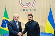 Lula e Volodymyr Zelensky em encontro durante o G7 Lula e Volodymyr Zelensky em encontro durante o G7