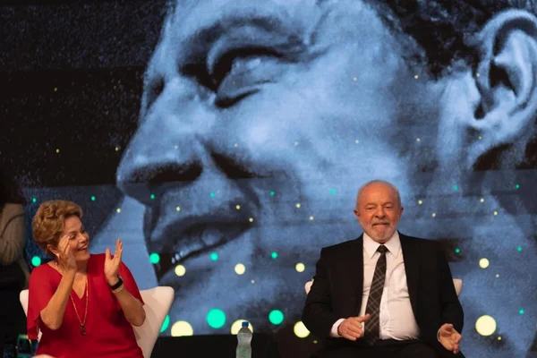 Líderes do PT se queixam de Lula estar à esquerda do partido