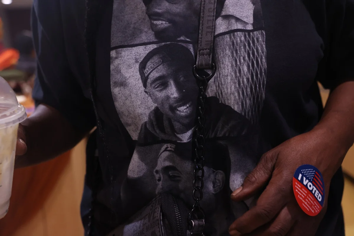 Júri condena homem por assassinato do rapper Tupac, 30 anos após o crime