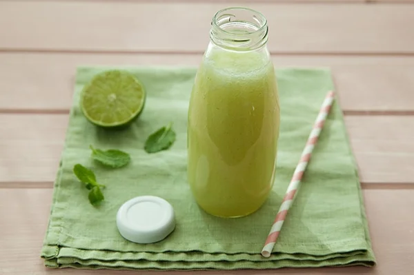 Cinco receitas para variar seu suco verde e emagrecer