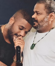 Arlindinho e Arlindo Cruz se apresentavam juntos antes do cantor sofrer um AVC, em 2017 Arlindinho e Arlindo Cruz se apresentavam juntos antes do cantor sofrer um AVC, em 2017
