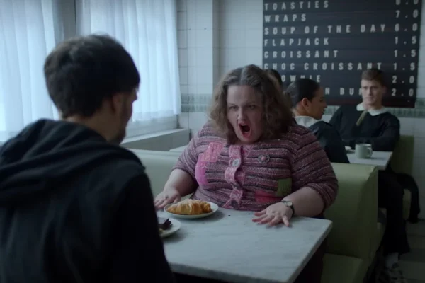 Cena da série Bebê Rena, com Martha em destaque - Metrópoles