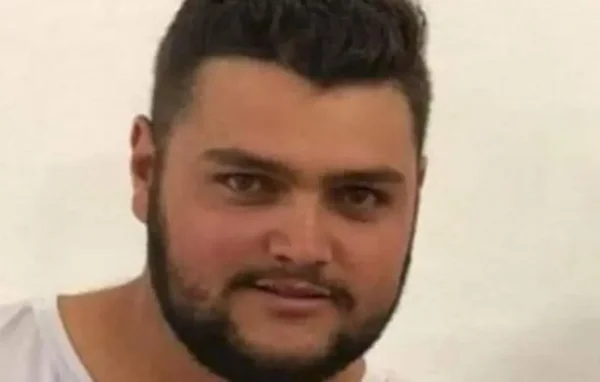 caminhoneiro morre em acidente