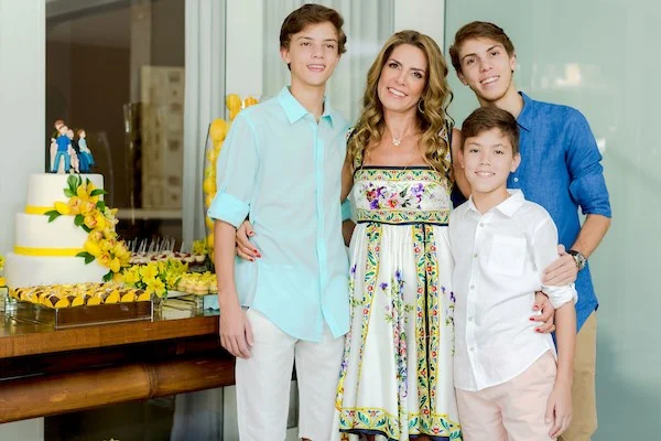 Bernardo, Gustavo, Guilherme e Monica Haddad Bernardo, Gustavo, Guilherme e Monica Haddad