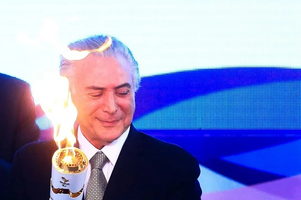 Em cerimônia no Palácio do Planalto, Temer acende Tocha Paralímpica
