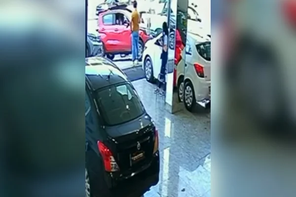Assalto em concessionária em BH