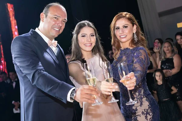 Com show de Ludmilla, Ana Clara de Almeida Pedrosa comemora 15 anos