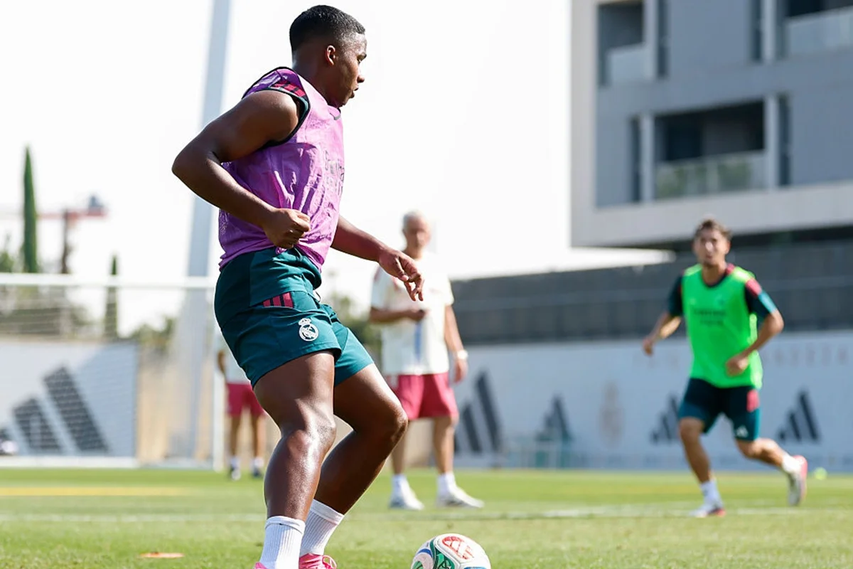 Endrick e Espí disputam vaga no Real Madrid; compare números