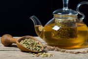 O chá de erva-doce, também conhecido como funcho, é uma infusão popular com diversas propriedades medicinais e um sabor suave e agradável