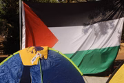 DCE e Coletivos Juntos montam acampamento em defesa do povo palestino