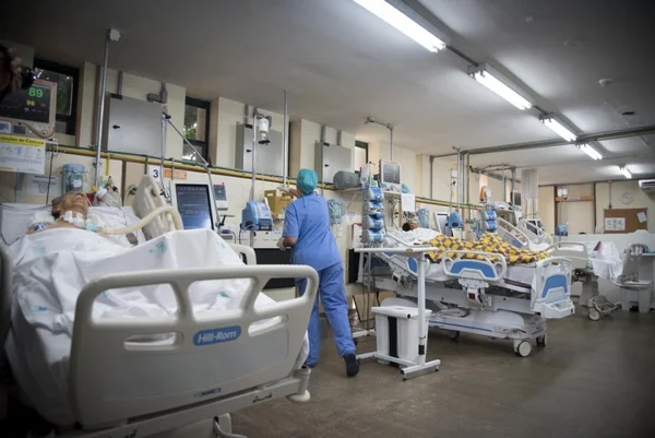 DF tem 11 dos 16 hospitais públicos que tratam Covid com UTIs lotadas