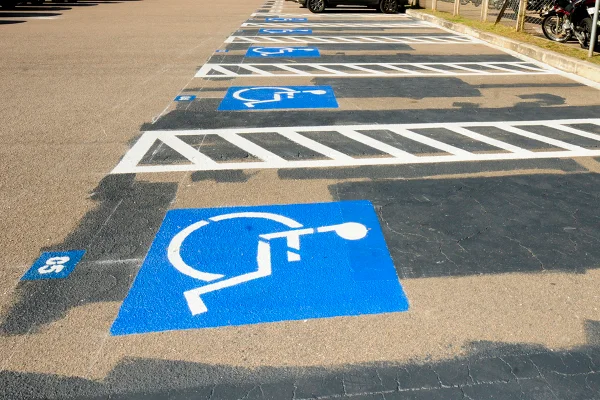 vagas em estacionamento para PCDs