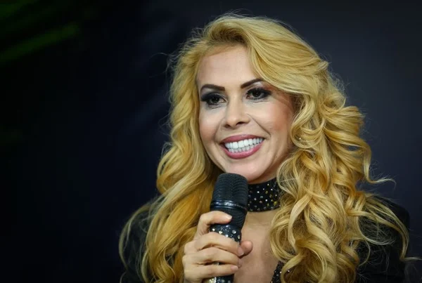 Joelma, cantora. Ela tem pele clara e longos cabelos loiros- Metrópoles
