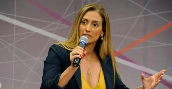 “Uma grande surpresa que devo a Arthur Lira”, diz nova ministra Flávia Arruda