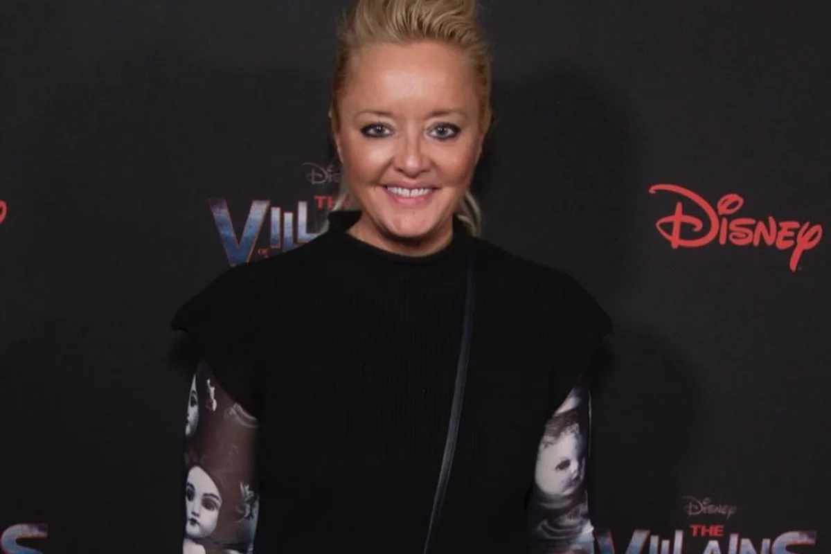 Lucy Davis faz pose durante evento da Disney Lucy Davis faz pose durante evento da Disney