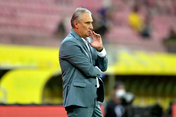 Tite condena expulsões desnecessárias e pede mais foco da Seleção