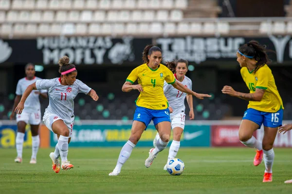 Seleção feminina empata com o Canadá