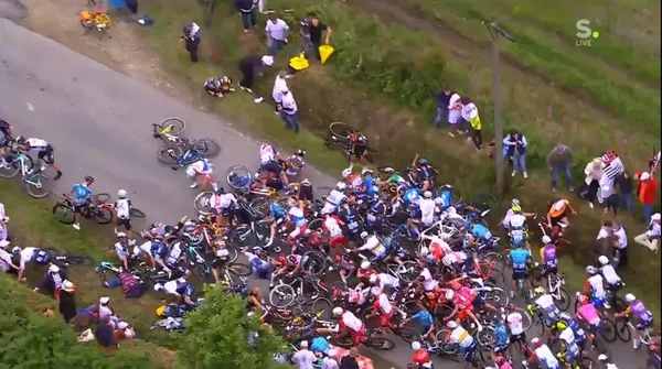 Acidente prejudicou 50 ciclistas