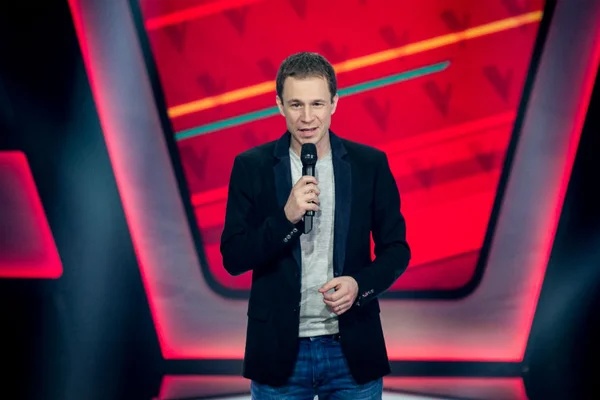 Pedro Bial é eliminado do BBB e Tiago Leifert assume o programa