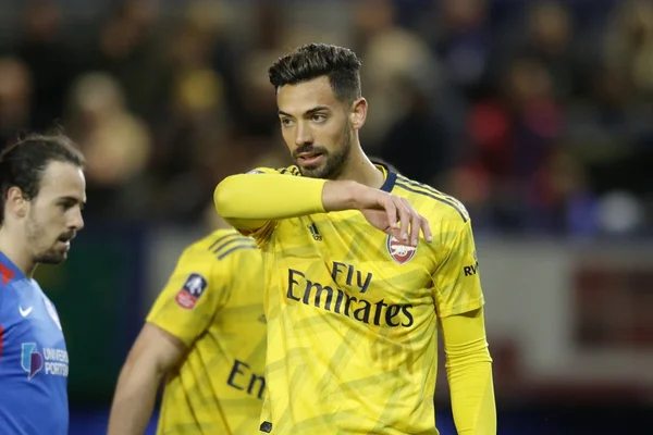 Na estreia de Pablo Marí, Arsenal bate Portsmouth