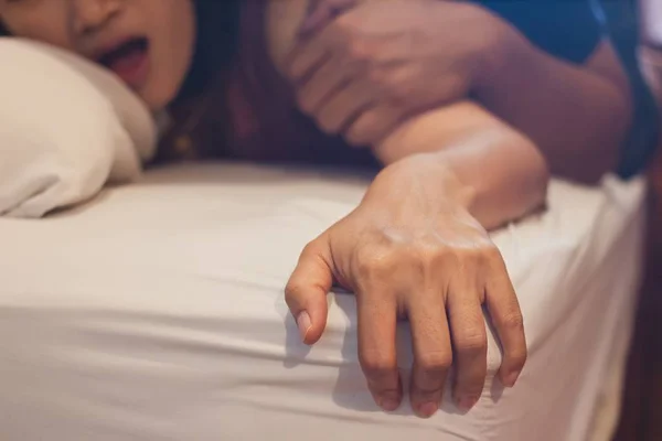 De quatro no sexo: veja dicas de como apimentar o “doggy style”
