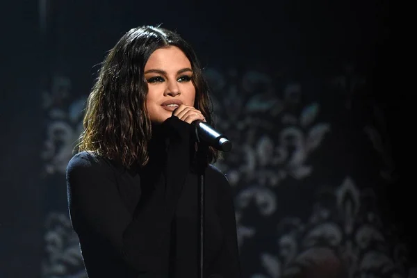 Selena Gomez teve crise de pânico antes de cantar no AMA 2019