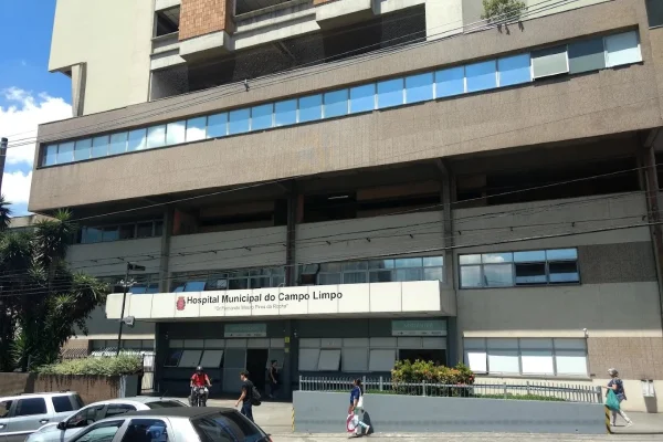 Foto colorida do Hospital do Campo Limpo, zona sul de São Paulo.