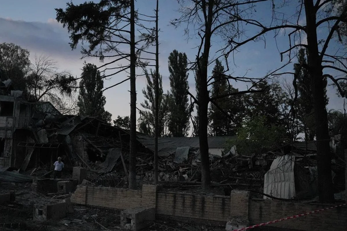 Zelensky diz que ataque russo com 12 mortos teve uso de drones a jato