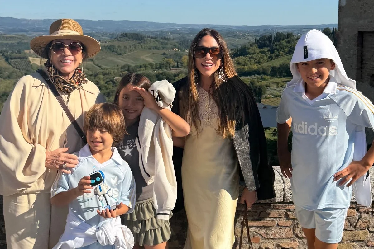Patrícia Abravanel, a mãe o os filhos viajam para a ItáliaPatrícia Abravanel, a mãe o os filhos viajam para a Itália Patrícia Abravanel, a mãe o os filhos viajam para a ItáliaPatrícia Abravanel, a mãe o os filhos viajam para a Itália