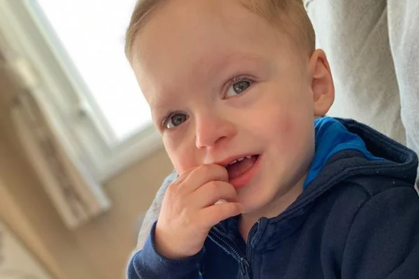 Bebê nasce com apenas um pulmão, um rim e o coração do lado errado