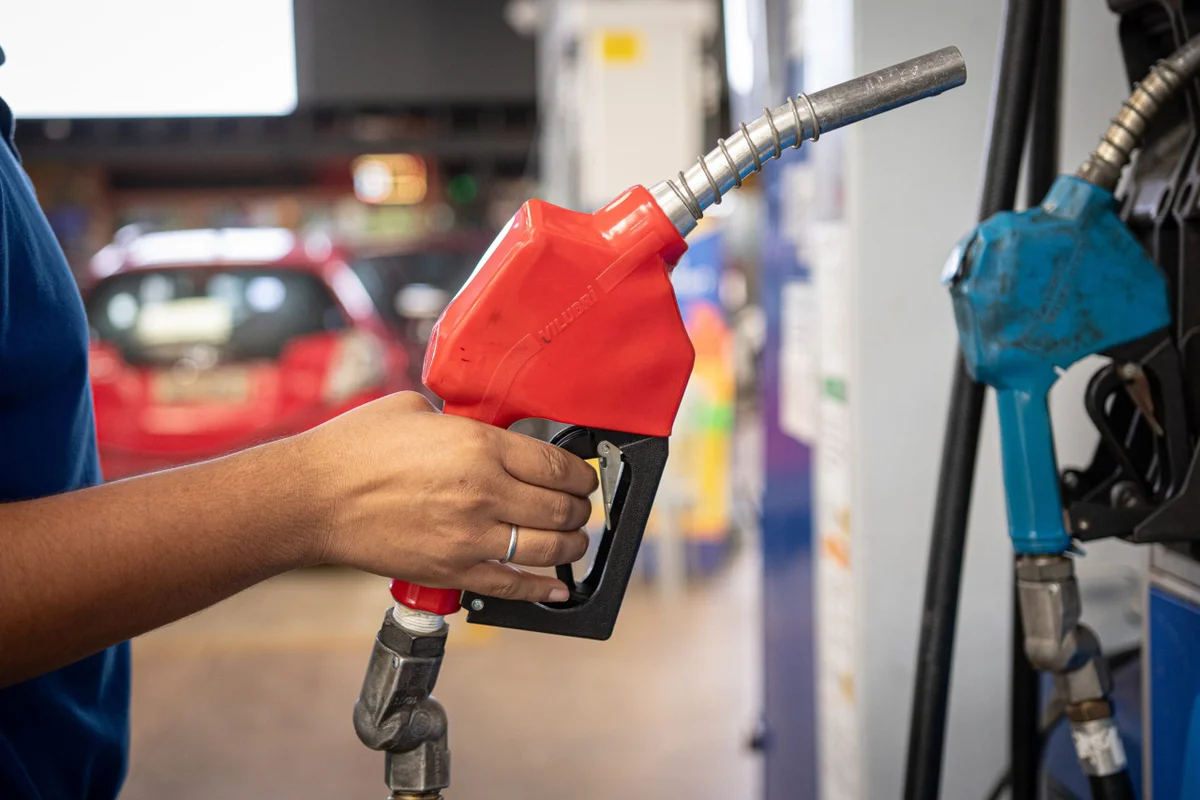 Alcolumbre prorroga subsídio do diesel por 60 dias em meio a conflito no Irã