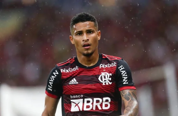 Imagem colorida de João Gomes no Flamengo