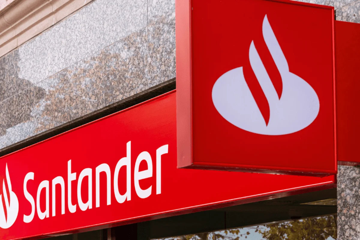 Funcionária do Santander é presa por desvio de R$ 2 milhões