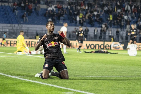 Wallace Yan comemora gol pelo Red Bull Bragantino