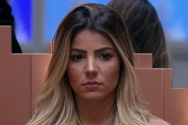 A Fazenda 2019: Hariany revela que mãe tentou tirá-la do reality