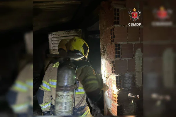 Incêndio em residência de Samambaia