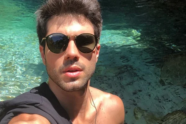 Juliano Laham, de Orgulho e Paixão, repagina visual e arranca suspiros