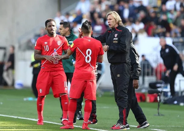 Sem Guerrero, Peru empata com Nova Zelândia e se aproxima da Copa