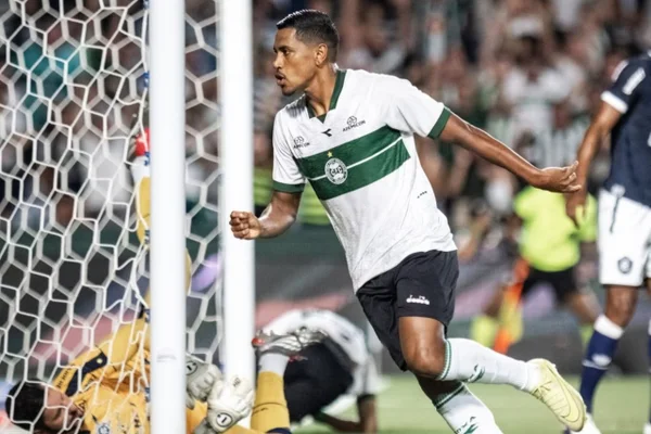 Pedro Rocha marca golaço e Coritiba vence Remo no Brasileirão