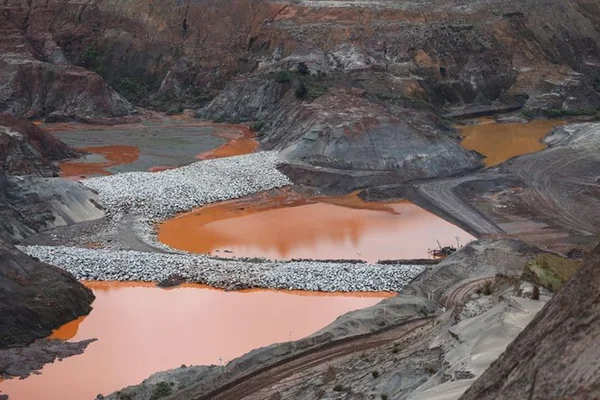Barragem de maior risco em Minas está abandonada
