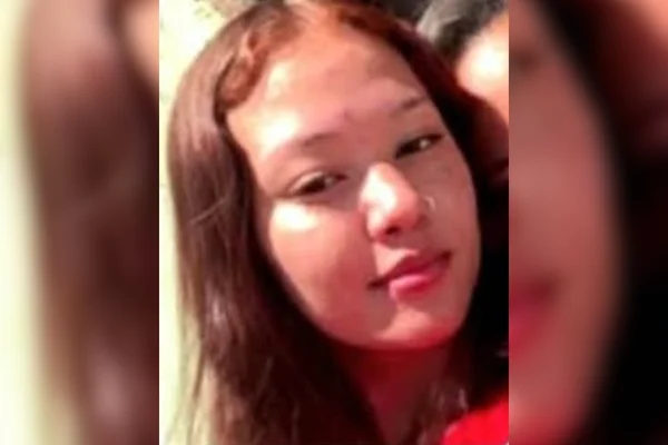 Imagem colorida de adolescente morta após explosão de micro-ondas - Metrópoles