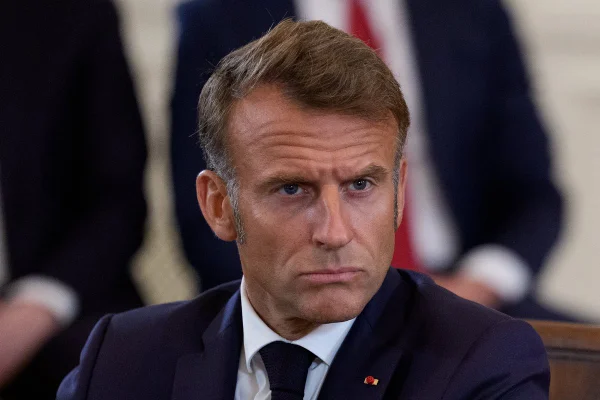 Imagem colorida mostra presidente da França, Emmanuel Macron - Metrópoles