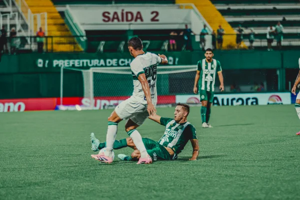 Chapecoense e Coritiba se enfrentaram na Arena Condá, pelo Campeonato Brasileiro