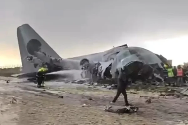 avião da força aérea da bolívia que caiu em al alto, perto de la paz